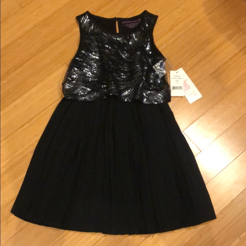 Design History sequence pleated dress